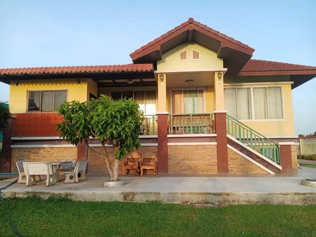 ขายบ้านเดี่ยว ยกพื้นสูง บ้านหลังใหญ่บรรยากาศดี  ทุ่งกลม-ตาลหมัน