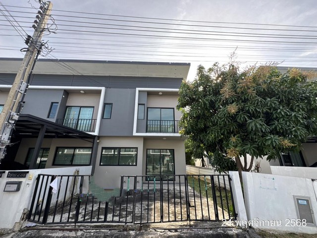 ขายทาวน์โฮม เดอะคัลเลอร์ส บางนา-วงแหวน 2 บางพลี สมุทรปราการ