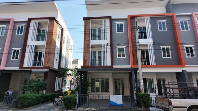  ขายทาวน์โฮม 3 ชั้น โครงการ ดิ อิเธอโน หทัยราษฎร์ เขตคลองสามวา กรุงเทพ 