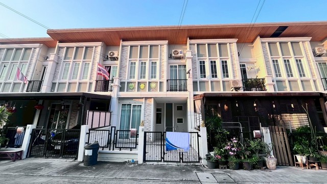  ขายทาวน์เฮ้าส์ 2 ชั้น โครงการ โกเด้นท์ ทาวน์ - บางนา - สวนหลวง เขตประเวศ กรุงเทพ 