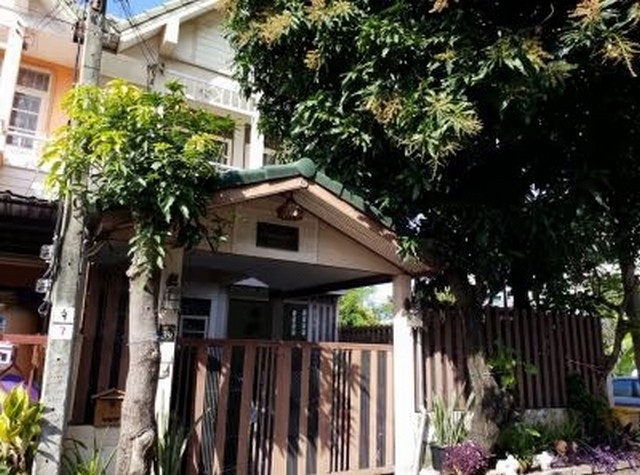  ขายทาวน์เฮ้าส์ 2 ชั้น โครงการ บ้านทิพย์ ซอยลาดพร้าว 101  เขตบางกะปิ กรุงเทพ 