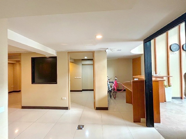 MRTรามคำแหง 20ม. และเดอะมอลล์ รามคำแหง 200 ม.  60 ตร.ม. ห้องใต้โรงแรม ชั้นเดียว  Airbnb 2-3นอน 1ห้องน้ำ ใกล้ 1981 Soul & Sold 