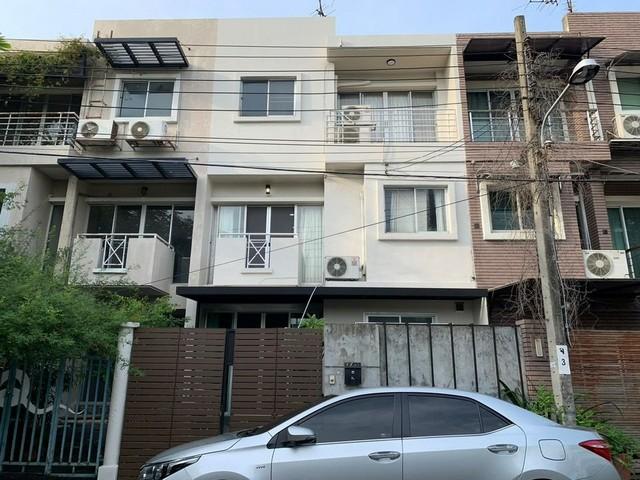 ให้เช่าทาวน์โฮม 3 ชั้น 180 ตร.ม. หมู่บ้านไพรเวทวิลล่า นวมินทร์ 135 ใกล้โลตัส นวมินทร์
