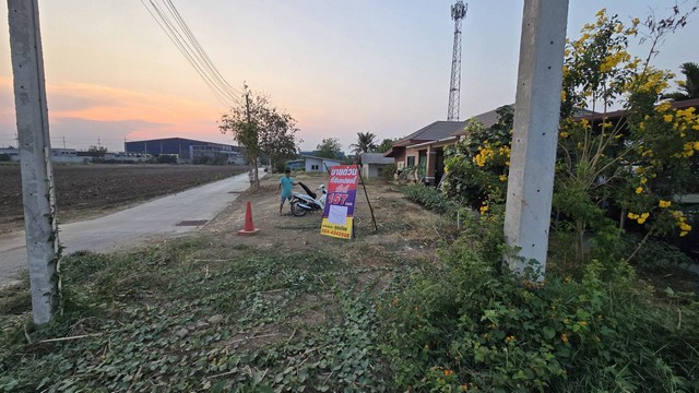 ขายที่ดินติดถนน อำเภอท่ามะกา จังหวัดกาญจนบุรี เนื้อที่ 157 ตารางวา