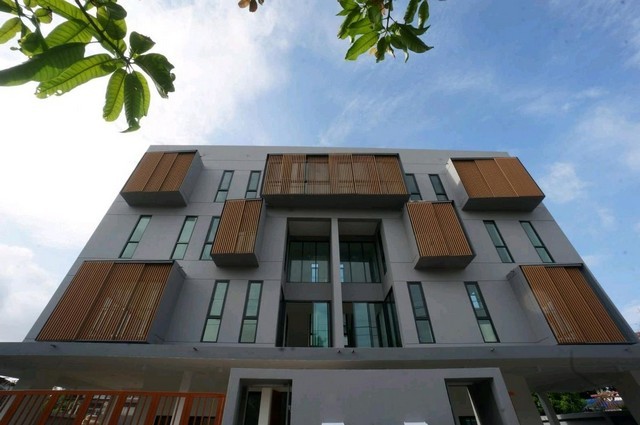 ให้เช่าบ้าน3.5ชั้นย่านรัชดาลาดพร้าวลาดพร้าววังหินโชคชัย4 ใกล้MRTลาดพร้าว ใกล้ศาลรัชดา