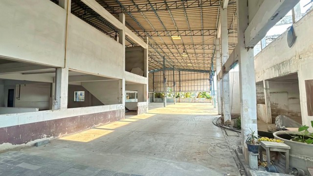 260831nueutkn ให้เช่า โกดัง โกดัง 1225ตรม.  300ตร.ว. Letana Hotel 1.86กม. เทพารักษ์  บางพลี-ตำหรุ ธนสิทธิ์  สนามฟุตบอล Siam Inter FC