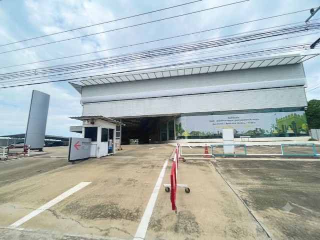 ขายโชว์รูม ขาณุวรลักษบุรี จังหวัดกำแพงเพชร ใกล้โลตัส (สลกบาตร)ขาณุวรลักษบุรี