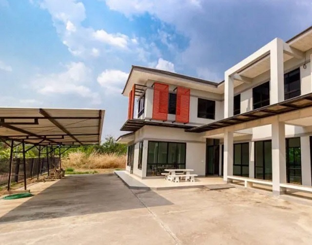 โรงจอดรถพิเศษ 98ตรว.308ตรม  4นอน บิ๊กซี ระยอง 8กม. ทับมา แม็คโคร เซ็นทรัล ระยอง 8กม. ศูนย์ราชการจังหวัดระยอง ให้เช่า คฤหาสน์ 2ชั้น 