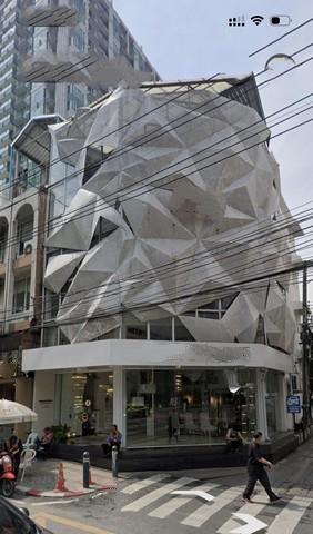 ให้เช่าอาคารพาณิชย์ 4 ชั้น 600 ตร.ม. 2 คูหาติดกัน ถนนทองหล่อ พร้อมดำเนินธุระกิจ