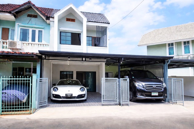 ทำเลรามอินทรา115 ทาวน์เฮาส์ 3นอน 2น้ำ หลังมุม  30ตร.ว.  สินแพทย์เสรีรักษ์ 1 กม.MRTเศรษฐบุตรบำเพ็ญ 300 ม.210ตร.ม. 2-3 คัน รีโนเวทใหม่