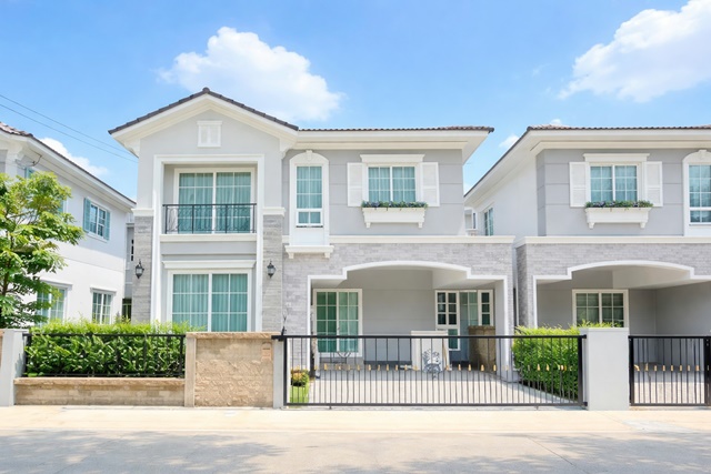 พร้อมเฟอร์ฯครบ 40ตร.ว. วัดด่านสำโรง BTS สำโรง 800ม.  สุขุมวิท113 บ้านหรูหรา 2ชั้น 4นอน 3น้ำ  180ตร.ม. อิมพีเรียล เวิลด์ สำโรง 1.1 กม. 