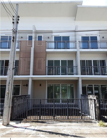 ขาย ทาวน์เฮ้าส์ เขตบางเขน กรุงเทพมหานคร  ใกล้ ตลาดนัดเลียบด่วน รามอินทรา