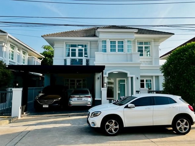 บ้านเดี่ยว รีโนเวทใหม่ หมู่บ้านอนันดา สปอร์ต ไลฟ์  4 ห้องนอน  3 ห้องน้ำ  เฟอร์นิเจอร์บางส่วน