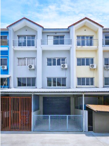 ม.ศรีนครินทรวิโรฒ องครักษ์ 890ม. นครนายก อาคารพาณิชย์ให้เช่า 3 ชั้นครึ่ง 2-3นอน 3 น้ำ 18 ตร.ว. 250 ตร.ม. ใกล้รพ.องครักษ์ 2.8 กม.