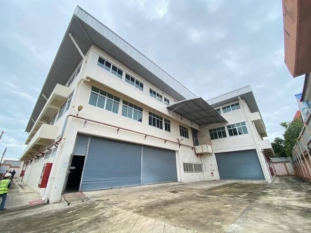 ให้เช่าโรงงาน โกดัง พร้อมสำนักงาน 3 ชั้น ผังม่วง โซนพระประแดง สมุทรปราการ