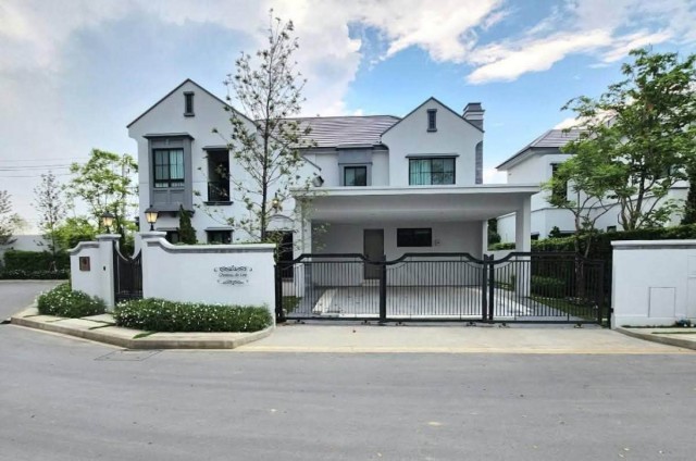BH4393 ให้เช่าบ้านเดี่ยวหรู NANTAWAN พระราม 9 กรุงเทพกรีฑา Super Luxury 2 ชั้น พร้อมเฟอร์นิเจอร์