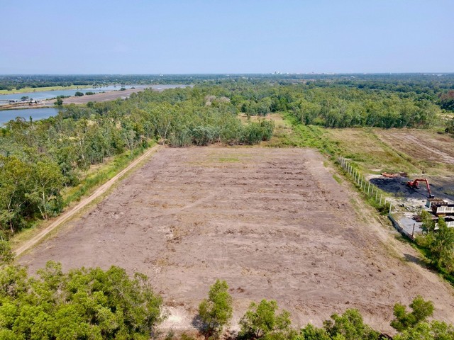 ที่ดิน -  1035000 THAI BAHT ใกล้กับ ตลาดต้นไม้ คลอง14 มศว.องครักษ์ ออกแบบสวยงาม