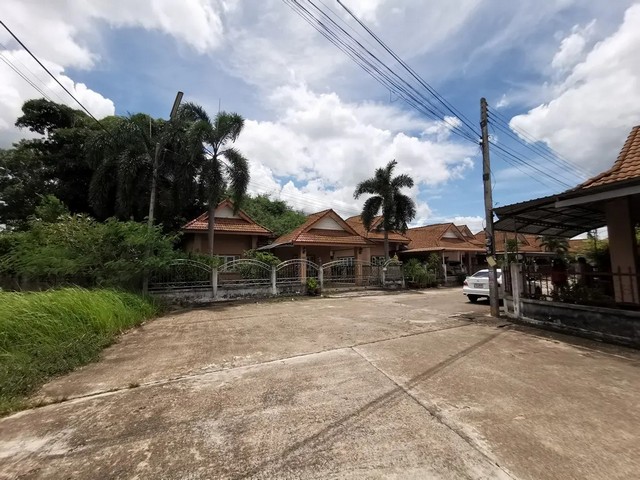 ขาย บ้านเดี่ยว สุขสมบูรณ์-โกลเด้นโฮม 2 สุราษฎร์ธานี  ห่างจาก โลตัส สุราษฎร์ธานี 3.30 กม.