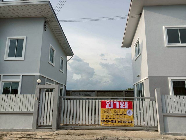 ขายด่วนบ้านเดี่ยว 2ชั้น 64.7 ตรว.  โครงการหมู่บ้าน ทัศนีย์ สุขสวัสดิ์ - เเหลมฟ้าผ่า ซื้อ 1หลัง เเถม 1หลังเล็ก  สภาพใหม่เอี่ยม     ZTK304