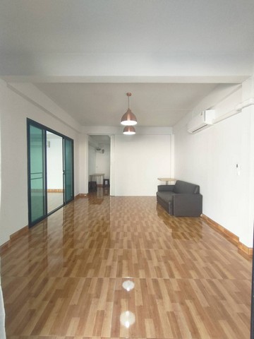 ให้เช่าบ้านเดี่ยว2ชั้น60ตร.วย่านโชคชัย4ลาดพร้าวลาดพร้าววังหินเสนานิคมใกล้MRTโชคชัย4ที่จอดรถ 5 คัน