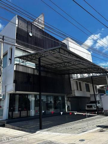 ให้เช่าอาคารพาณิชย์4ชั้น860ตร.ม.ถนนกิ่งแก้วบางนาเหมาะทำโชว์รูมสำนักงานมีที่จอดรถมีหลายคัน