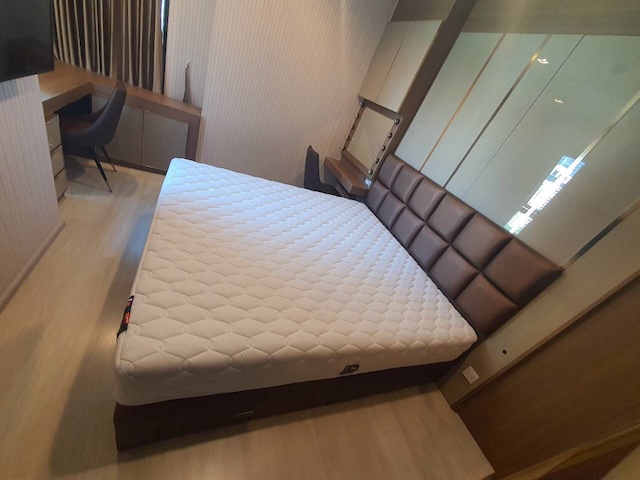 Life One Wireless Spacious Private 20th Floor BTS PloenChit