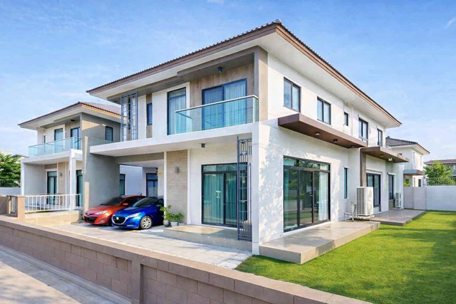 คฤหาสน์2ชั้น บ้านเดี่ยว ประเวศ 4นอน บางนา-สุขาภิบาล2 ใกล้รพ.สิรินธร 1.4 กม. ใกล้ แจสกรีน วิลเลจ ประเวศ 850ม. 4น้ำ 55 ตร.ว. 220ตร.ม. 