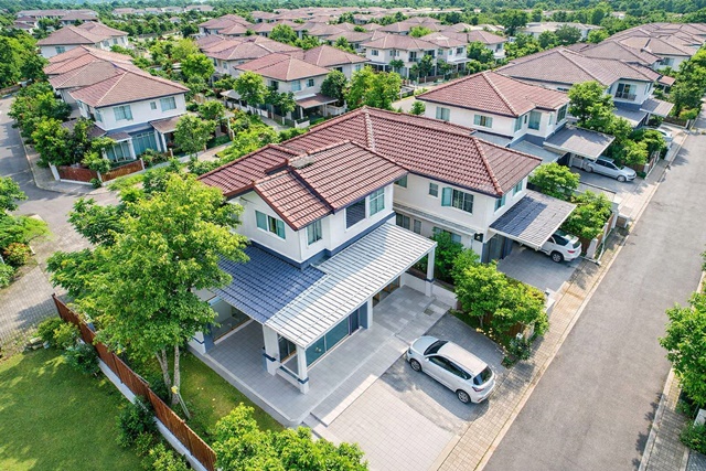 คฤหาสน์ที่ถูกที่สุดใน ละหาร บางบัวทอง ให้เช่าบ้านเดี่ยว 4 นอน 2 น้ำ  ชัยพฤกษ์ ตัดกับ ราชพฤกษ์โรบินสันไลฟ์สไตล์ ราชพฤกษ์ 2 กม. 