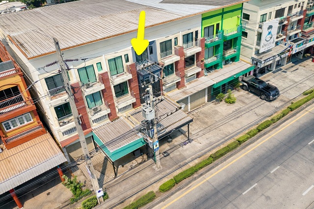 ตัดกับชัยพฤกษ์ อาคาร4ชั้น 2-3นอน บางกรวย-ไทรน้อย MRT คลองบางไผ่ 4.33กม. 3 น้ำ  วงแหวน กาญจนาภิเษก  ใกล้ตลาดมนรดา 16 ตร.วา. 200 ตร.ม. 