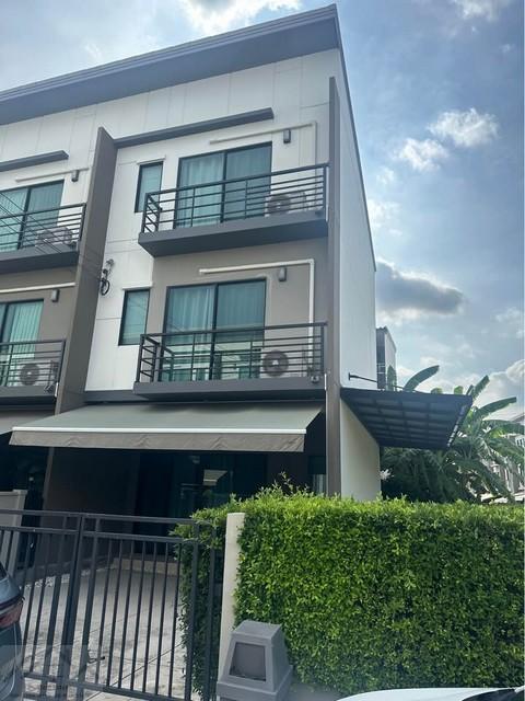 ขายทาวน์โฮม 3 ชั้น 38.50 ตร.ว. บ้านกลางเมือง ศรีนครินทร์ - อ่อนนุช ใกล้ซีคอนสแควร์