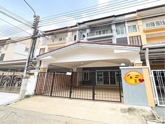 ให้เช่าทาวโฮม 3 ชั้น 4 ห้องนอน หมู่บ้านธนาภิรมย์ ศรีนครินทร์-วงแหวน ใกล้โลตัส ศรีนครินทร์