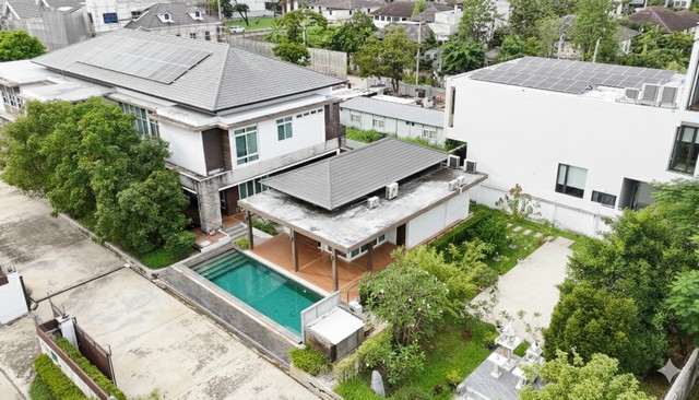 บ้านเดี่ยวหรู คฤหาสน์หรูเอื้อสุขพัฒนาการ 58 ไร่ครึ่ง พื้นที่ 950 ตรม แต่งสวย ฟรีบิ้วอินครบ
