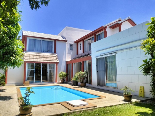 T26-880 ให้เช่า บ้าน บ้านเดี่ยว Pool villa 200 ตรว. 4 ห้องนอน ซอยศูนย์วิจัย ชั้นที่ 1 160000 บาทต่อเดือน ใกล้กับ ใกล้โรงพยาบาลกรุงเทพ 2 งาน 200 ตารางวา