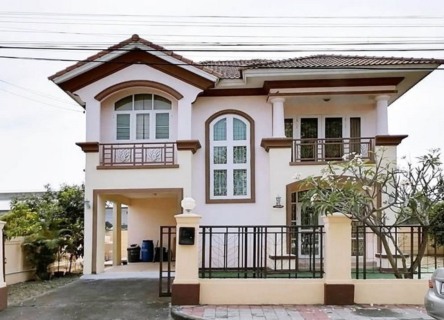 บ้านเดี่ยว 103.2 ตรว. 154 ตรม. 3 ห้องนอน  3 ห้องน้ำ  1 ห้องครัว 1 ห้องนั่งเล่น  หมู่บ้าน ภัสสร 10