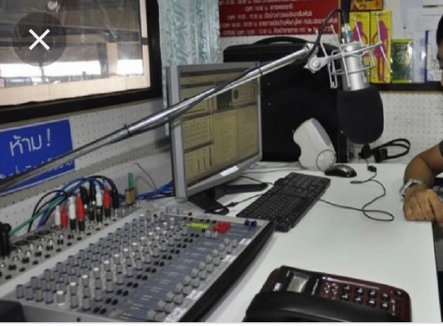 ลดท้าลมหนาวค่า  ขายเช่า  กิจการวิทยุชุมชน FM ใบอนุญาตถูกต้อง ทำต่อได้เลย โทร 083-0052952