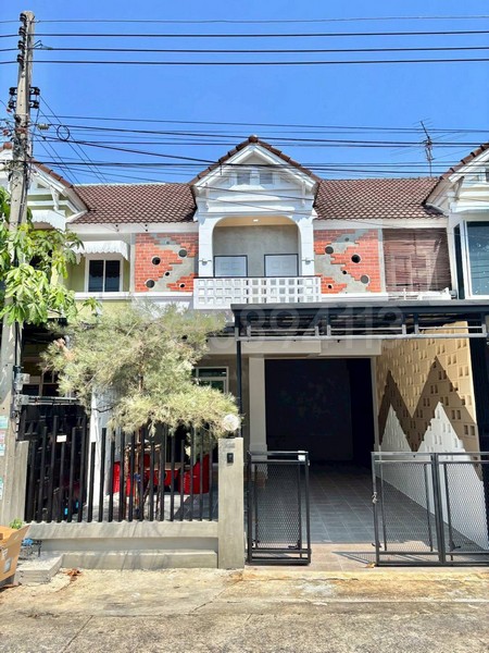 ขายทาวน์เฮ้าส์ 2 ชั้น ปิยวรารมย์ คลอง 4 ธัญบุรี เนื้อที่ 24 ตรว 3นอน 2น้ำ เดินทางสะดวก เข้าเมืองได้หลายเส้นทาง