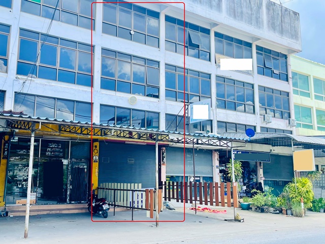 ให้เช่า อาคารพาณิชย์ 3.5ชั้น ทาสีตกแต่งใหม่  พระยาสุเรนทร์24-34  รามอินทรา109 3นอน 3น้ำ 2จอดรถ Lotus 