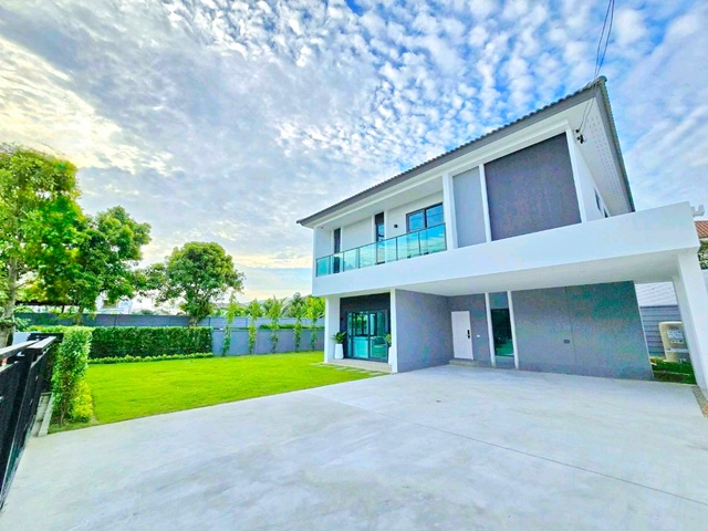 สนามบินดอนเมือง ช่างอากาศอุทิศ บ้านเดี่ยว 2 ชั้น 4 นอน 5 น้ำ ใกล้ รร.นานาชาติ Harrow 800 ม. สนามบินดอนเมือง 100 ตร.ว.252 ตร.ม.บ้านหลังมุม