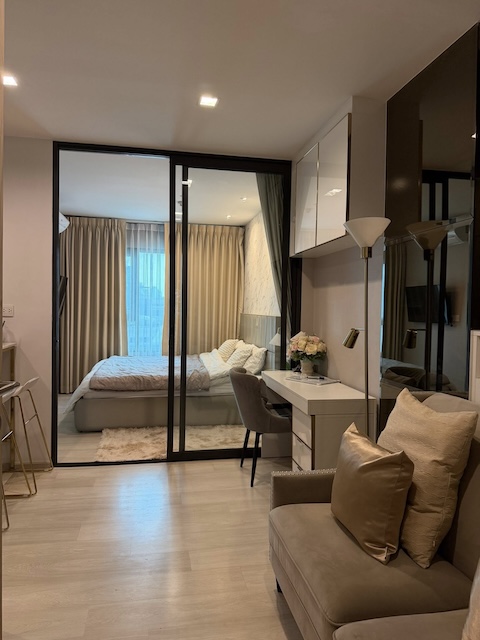 Life One Wireless Safe Convenient 25th Floor BTS PloenChit