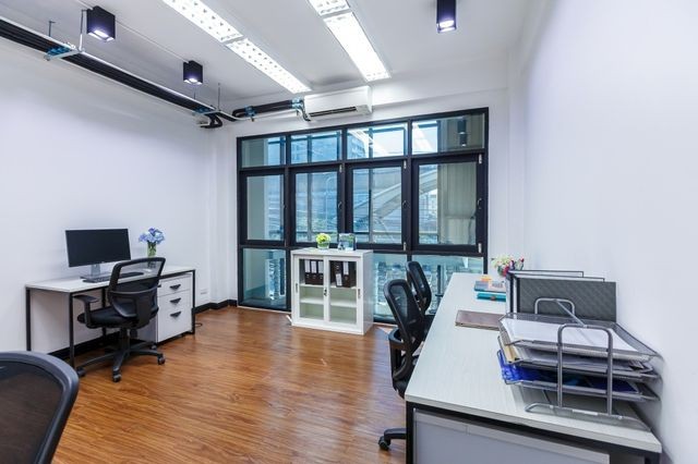 ให้เช่า สำนักงาน อาคาร โคเมท 7000 บาทต่อเดือน ใกล้กับ - ชั้นทั้งหมด 1 ชั้น