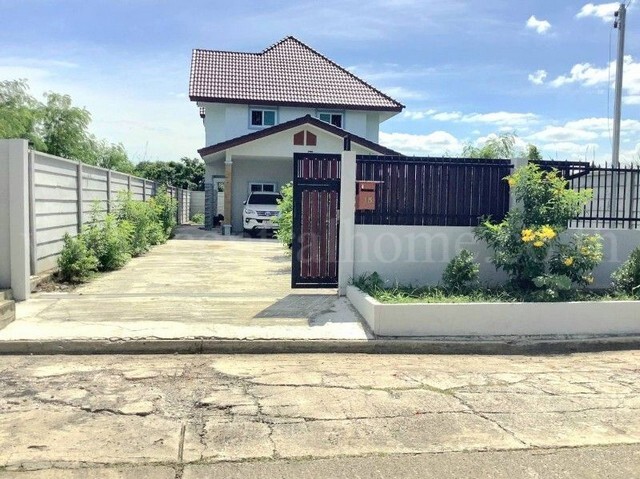 บ้านเดี่ยว 2 หลังสร้างติดกัน ราษฎร์อุทิศ 50 กรุงเทพ ขายขาดทุน