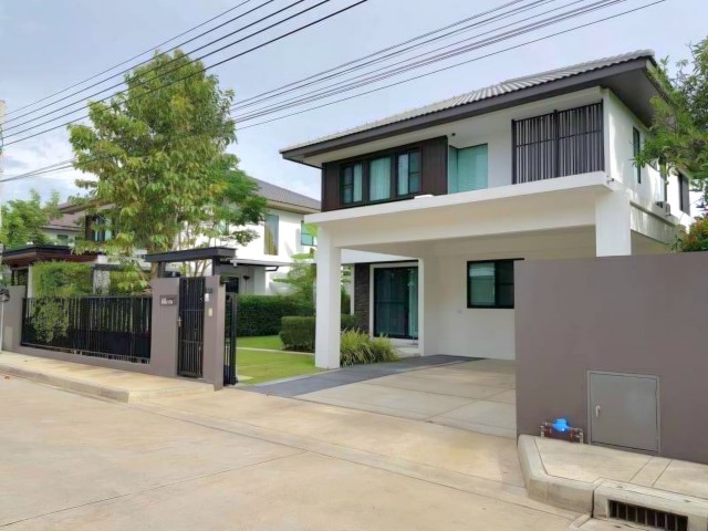 ให้เช่า หมู่บ้านมัณฑนา บางนา กม.7 ซอยราชวินิตบางแก้ว ใกล้เมกาบางนา 095-164-2956 