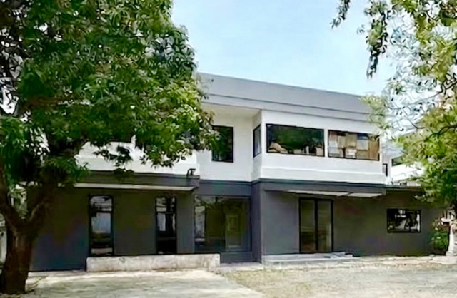 Home Office Thonglor25ให้เช่าโฮมออฟฟิศ 2 ชั้น 400sq.m.ทองหล่อ 25  จดทะเบียนบริษัทได้ 
