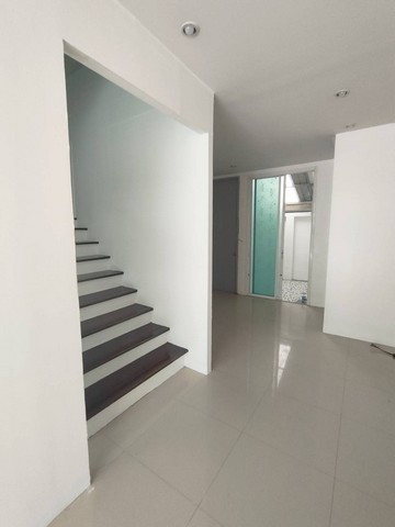 ให้เช่าทาวน์โฮม4ชั้น277ตร.ม.ใกล้แฟชั่นไอแลนส์,MRTวงแหวนรามอินทรา ย่านรามอินทรา