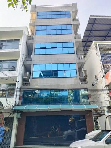 ให้เช่าอาคารพาณิชย์ 2 คูหา 6.5 ชั้น 31.5 ตร.ว. ย่านโบ๊เบ๊ คลองถม ใกล้ MRT วังบูรพา