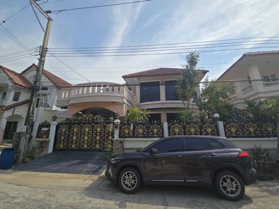 บ้านเดี่ยวหมู่บ้าน สุภาวัลย์ 1 ขนาด 55 ตร.วา พื้นที่ใช้สอย 140 ตร.ม ห่างจากทางด่วนเทพารักษ์แค่ 10 นาที