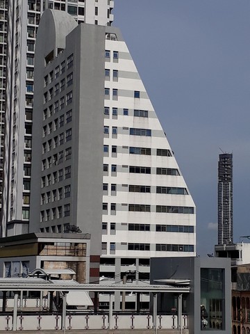  00074 FOR RENT OFfice ไทยวีรวัฒน์ 401 ตร.วา 1ห้องนอน1Bathroom 30000 - สภาพแวดล้อม-ดี