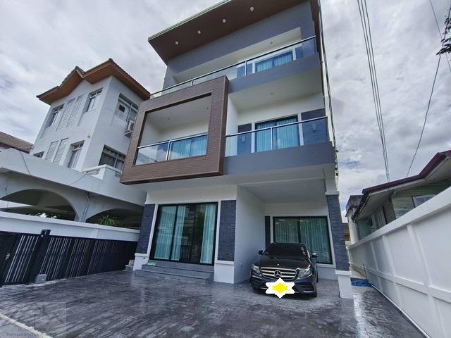 ให้เช่าบ้านเดี่ยว 3 ชั้น 330 ตร.ม. ซอยสุขุมวิท 65 เขตวัฒนา ใกล้ BTS เอกมัย (สร้างใหม่)