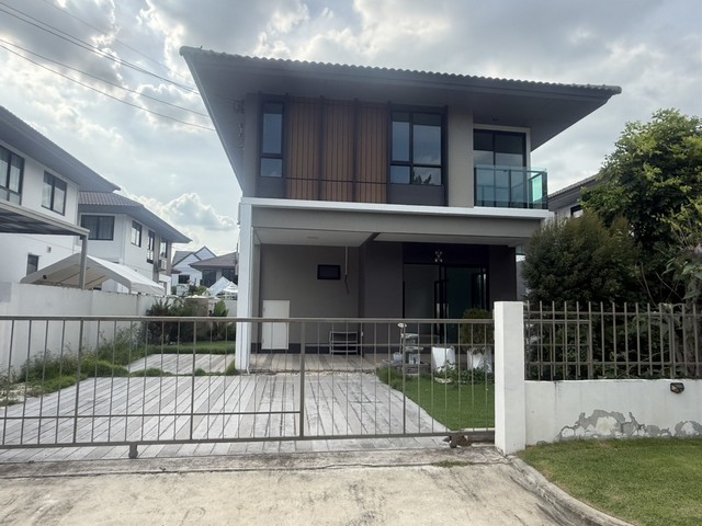 MT215 : ขายเพราะอยากขาย บ้านเดี่ยว บุราสิริ บางนา 51.2 ตรว.3นอน 2น้ำ ทิศใต้ บรรยากาศดีเงียบ สงบ เพื่อนบ้านดี เหมาะซื้ออยู่เอง หรือ ปล่อยเช่า