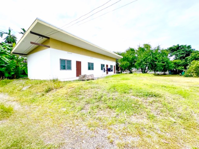 บ้านเล็กในป่า 6ไร่ ที่ดินให้เช่า นิมิตรใหม่ ลำลูกกา คลอง 7 หน้ากว้าง 48 ม.  ที่ว่าการอำเภอลำลูกกา  ตรงข้าม 7-Eleven